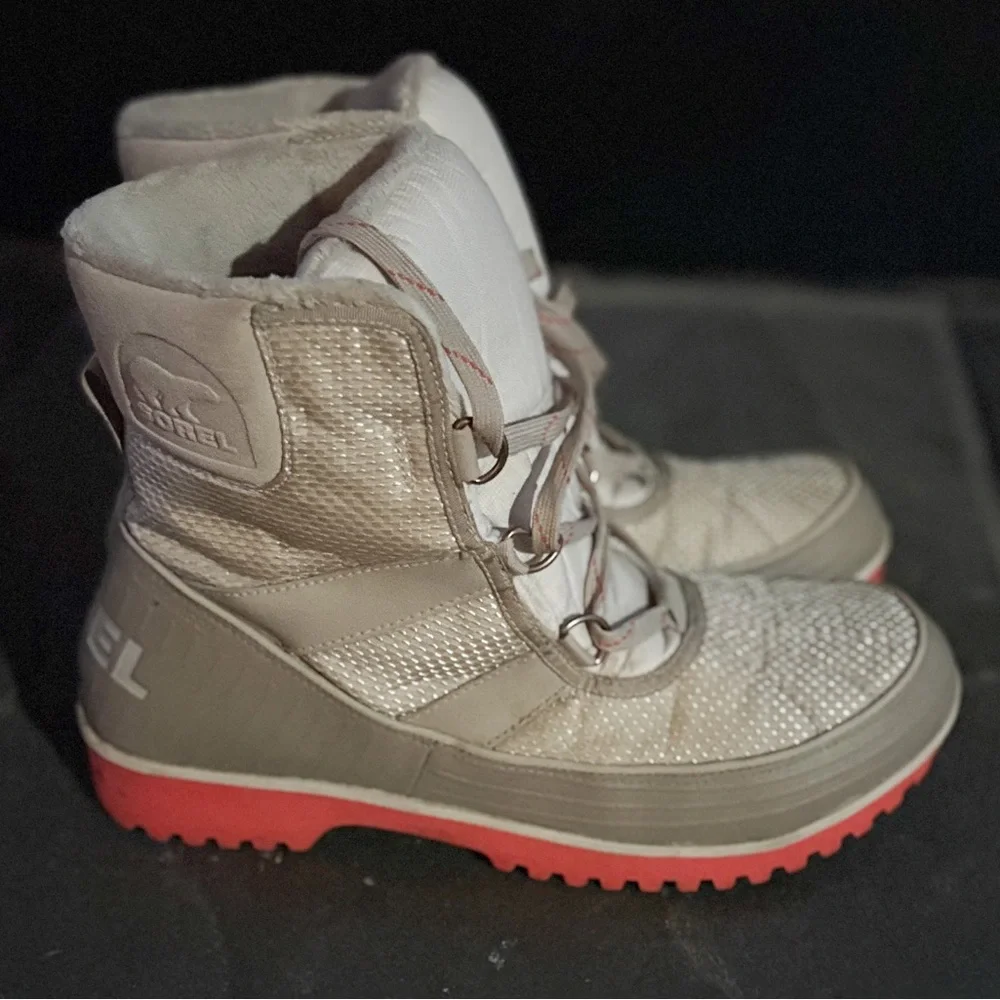 Sorel cozy stylish